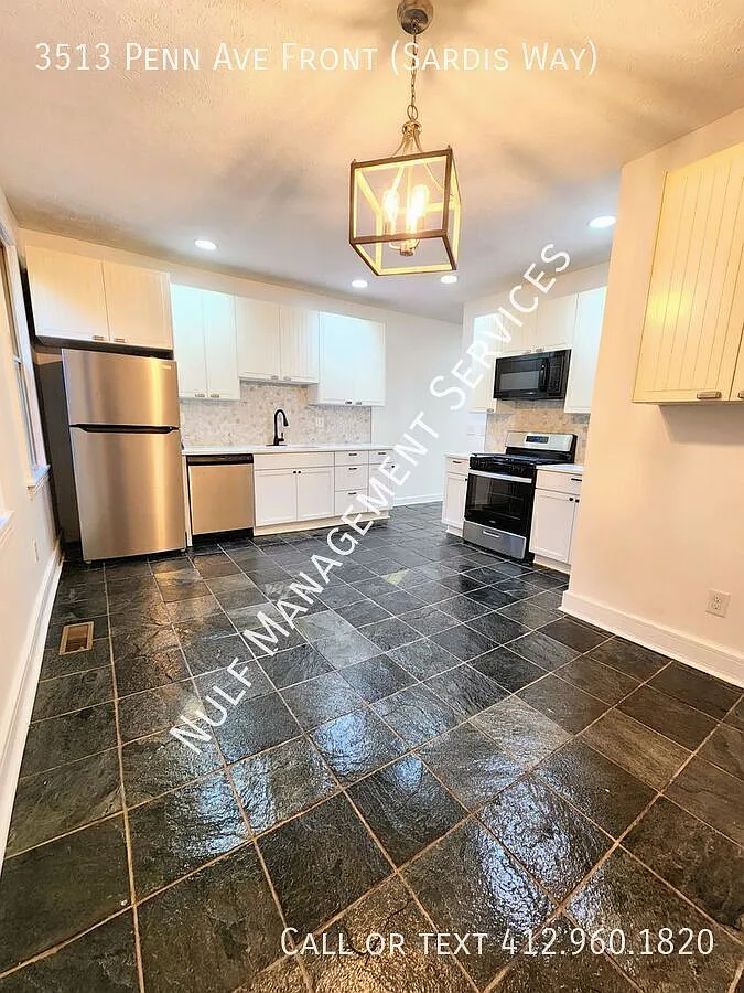2 bed, 1 bath + 2 half bathrooms in Lawrenceville — Photo 1