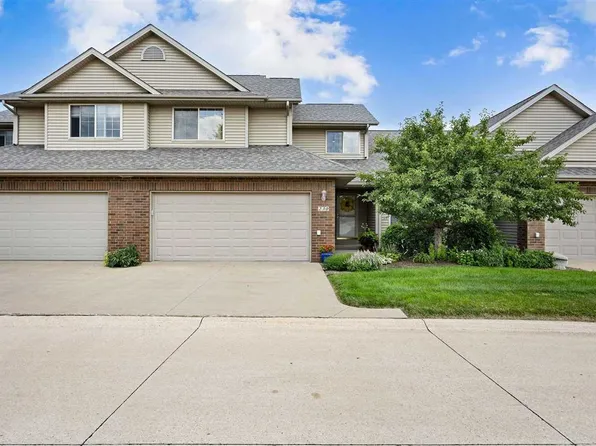 230 E Tartan Dr, North Liberty, IA 52317