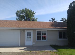 990 Coulee Trl, Roberts, WI 54023