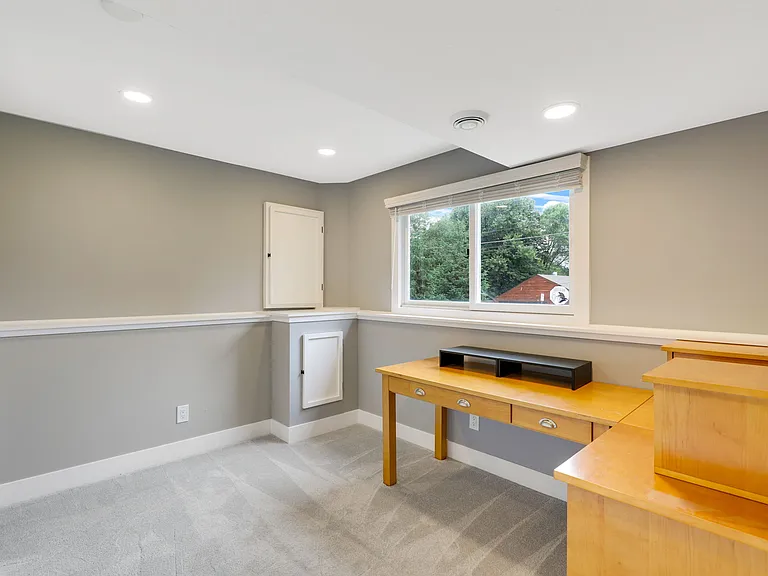 752 2nd Ave — Photo 32