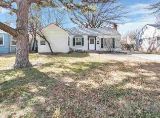 207 N Edgemoor Dr, Wichita, KS 67208