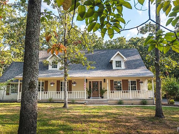 4th image of 807 Lariat Ln