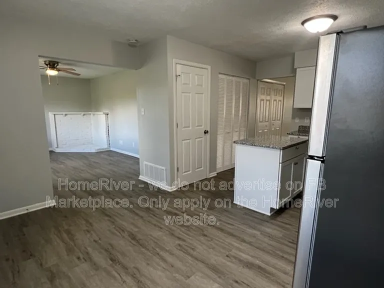 809 Spring Valley Dr — Photo 5