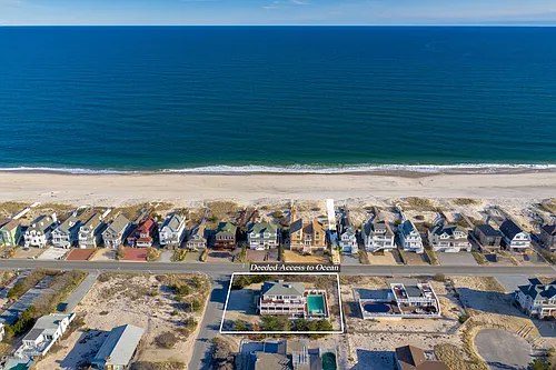 806 Dune Rd Photo 1