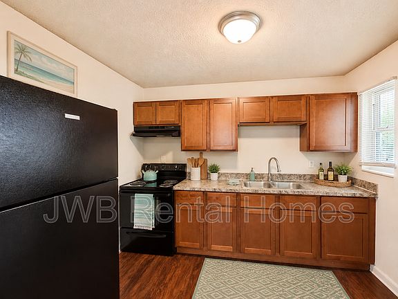 3rd image of 4935 Portsmouth Ave