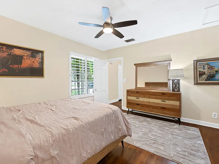 2400 Delmar Pl — Photo 23