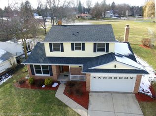 1935 Mendota Dr, East Lansing, MI 48823