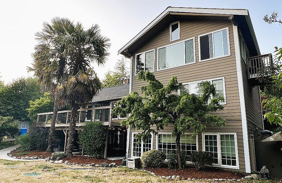 1st image of 3009 E Bay Dr NW