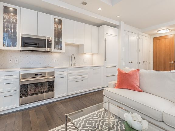4th image of 22 Liberty Dr Unit 2L