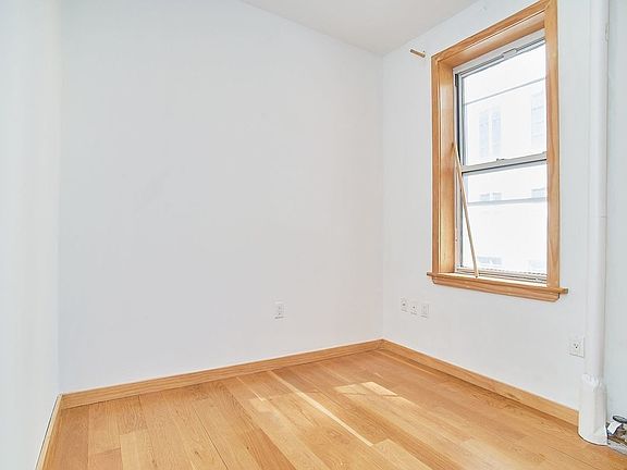 4th image of 106 Bayard St #51