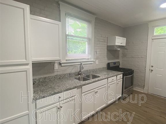 3rd image of 1014 Underwood Pl