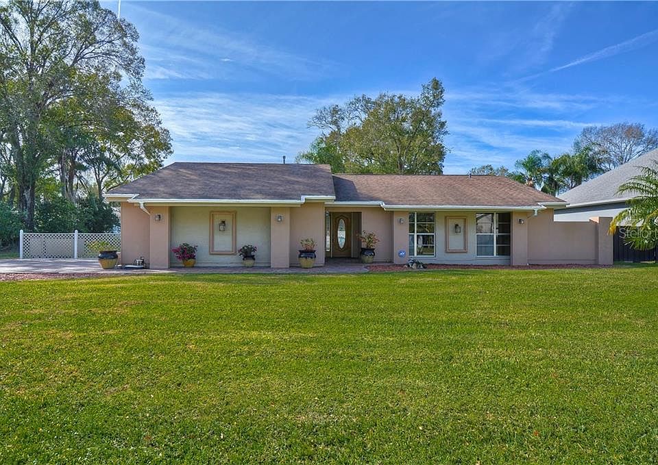 1st image of 22944 Parkland Ct