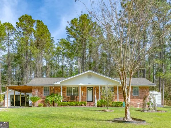 609 Sparkman Cir, Saint George, GA 31562