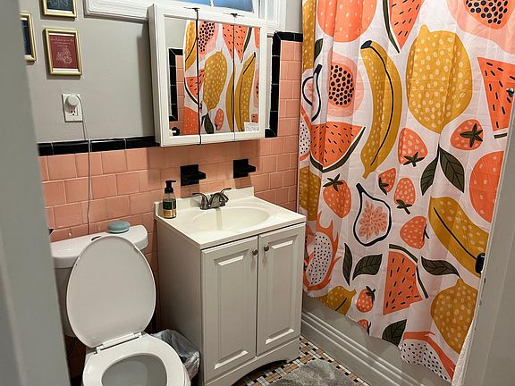 4th image of 9 Sewall Ave APT 4