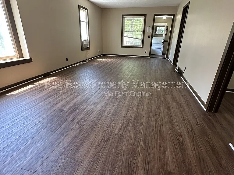 835 Elm St — Photo 3