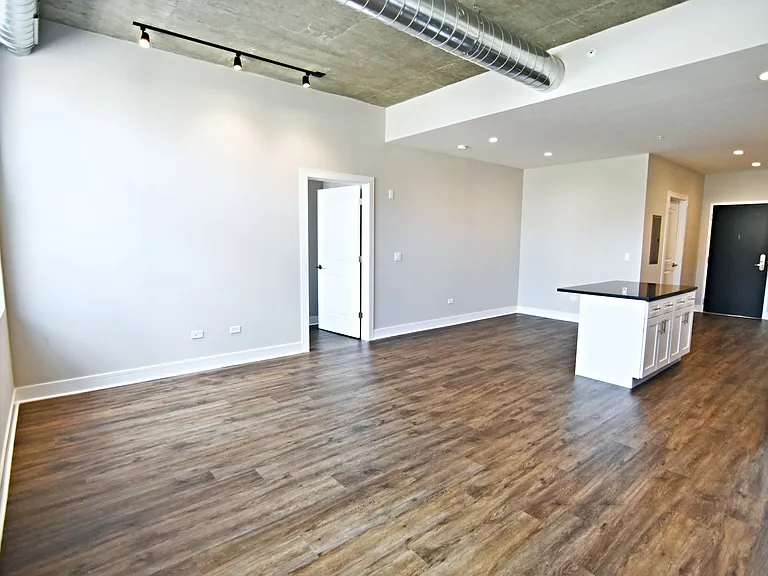 The Eagle Building - 3833 N Broadway — Photo 47