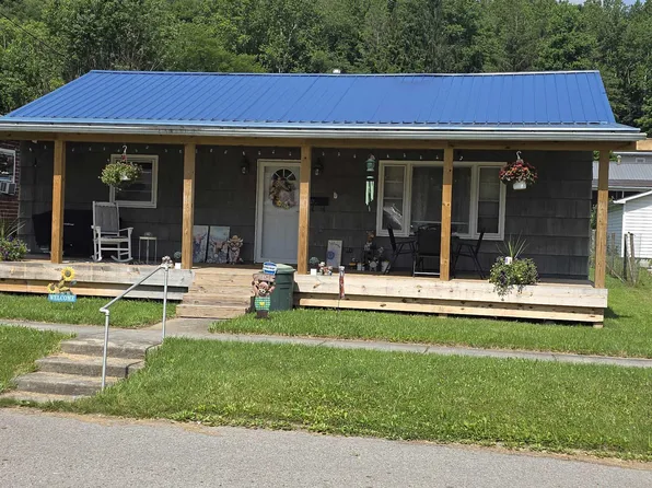 361 Maple Ave, Philippi, WV 26416