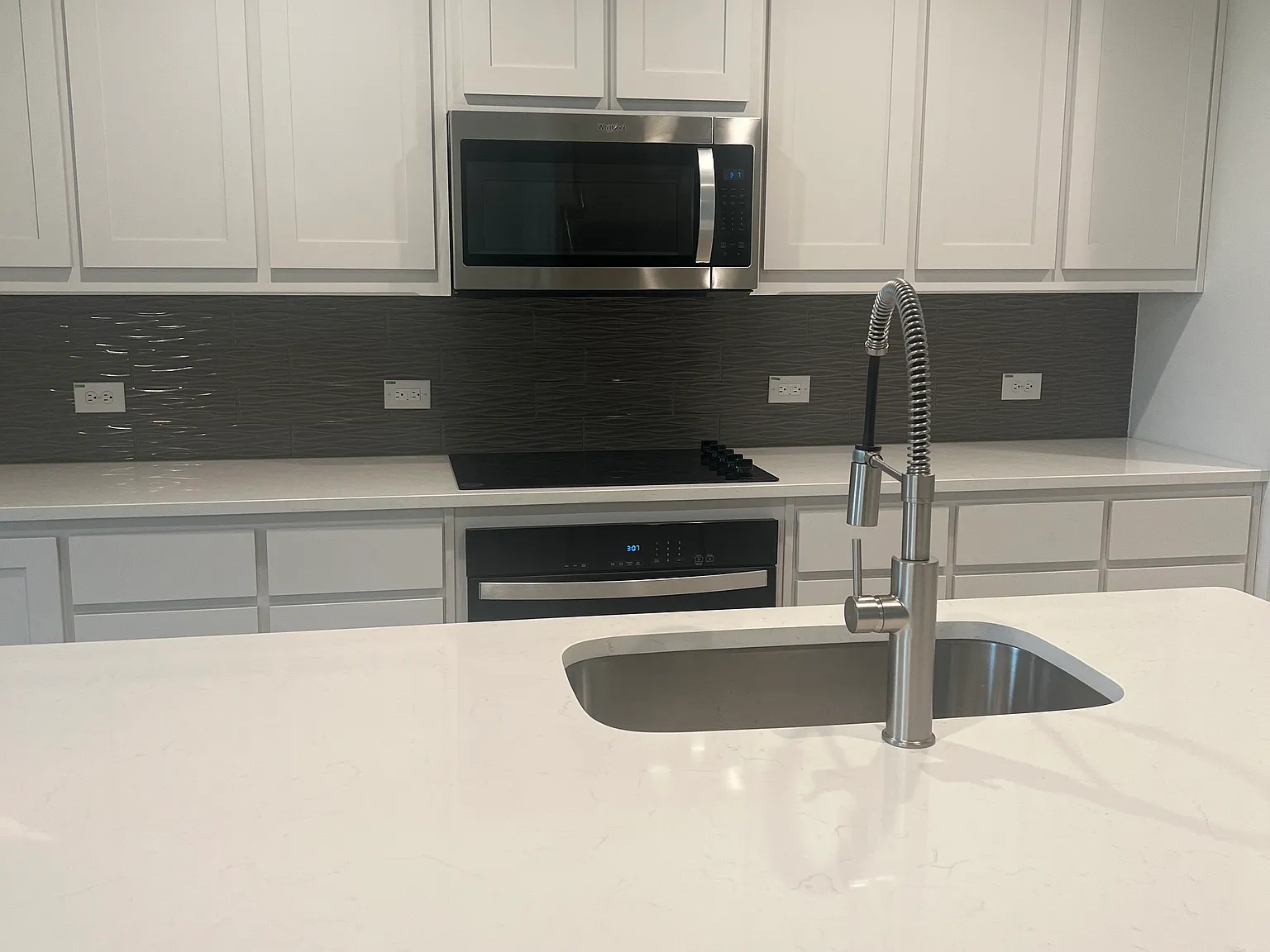 3 bed, 1613 sqft, $2,695 — Photo 3
