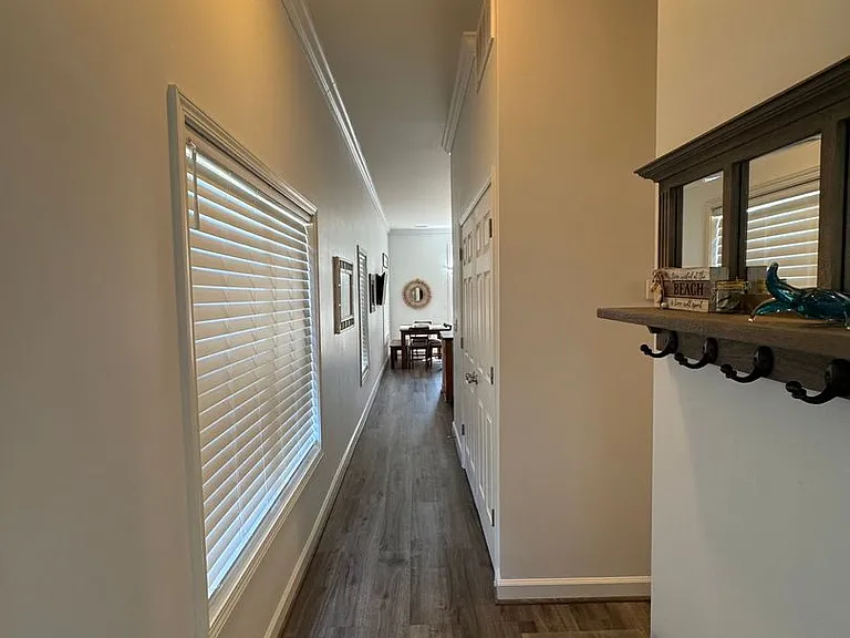 1605 Shoreline Pl — Photo 2