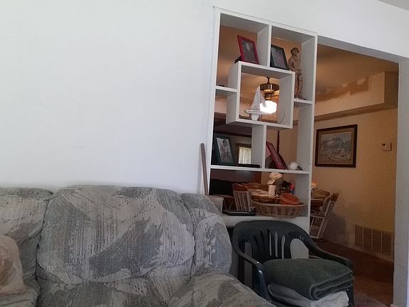 4th image of 211 Greenhaven Dr