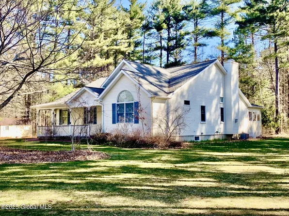 6 Doe Run, Gansevoort, NY 12831