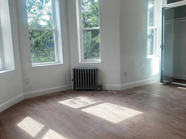677 Sheffield Avenue image 1 of 18