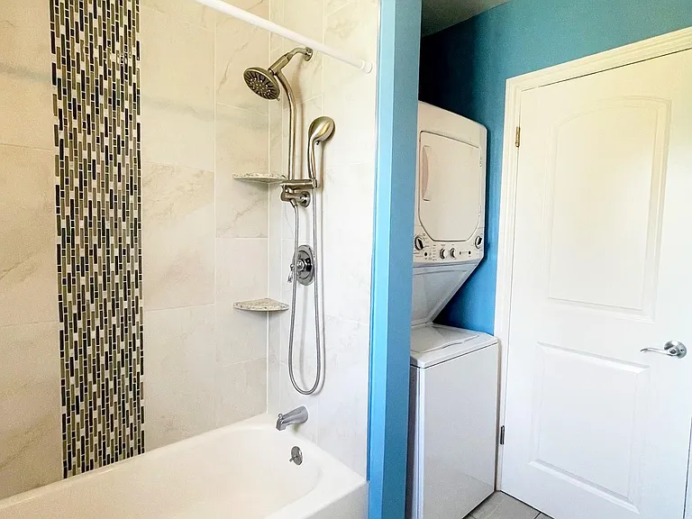 5736 Kester Ave — Photo 17