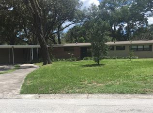 701 E River Dr, Temple Terrace, FL 33617