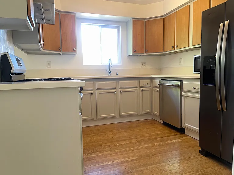 479 Nassau Ave — Photo 22