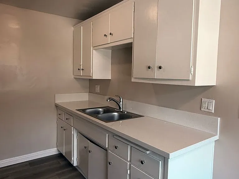 693 Spruce Ave — Photo 5