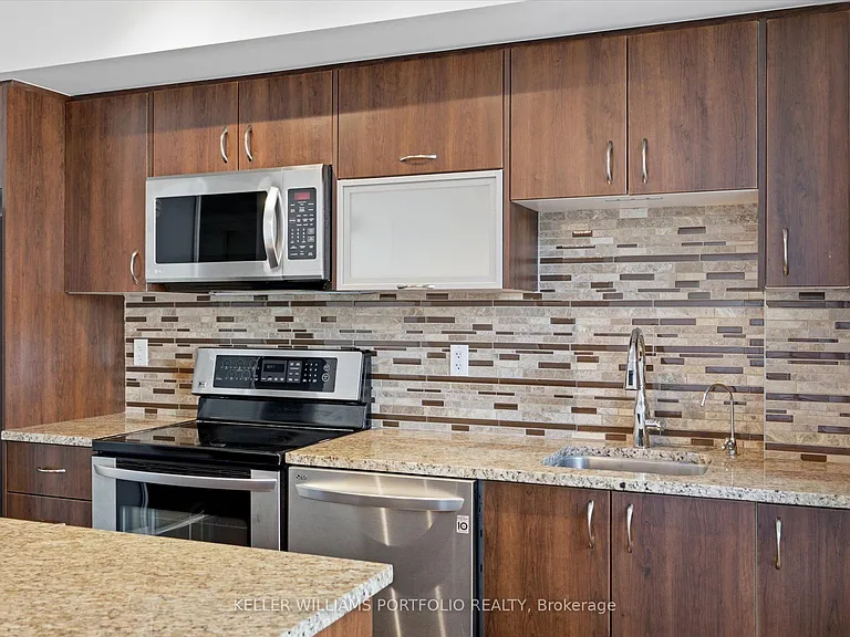 59 E Liberty St #911 — Photo 14