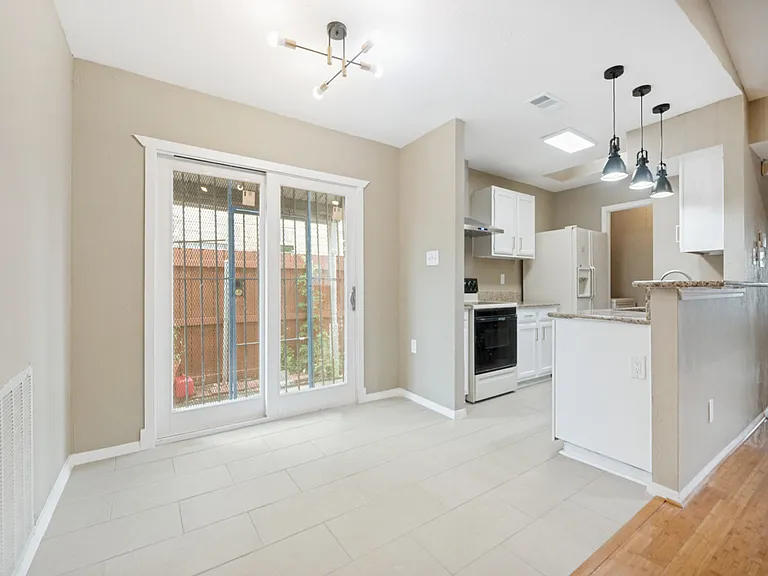 2425 Sunflower Dr — Photo 5