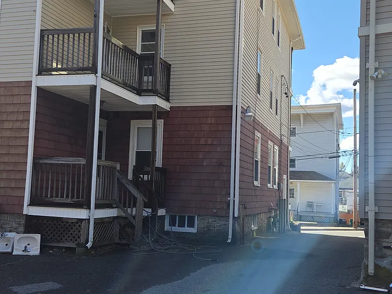 91 Cote Ave — Photo 6