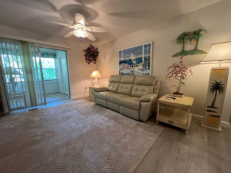 1172 Commodore Ct #203 — Photo 8