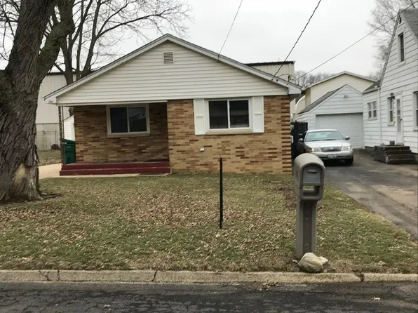 2305 W Herold Ave, Peoria, IL 61604