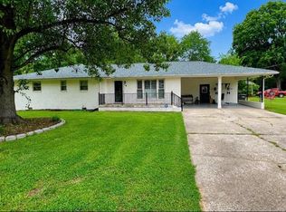 4 Crestwood Rd, Cartersville, GA 30121