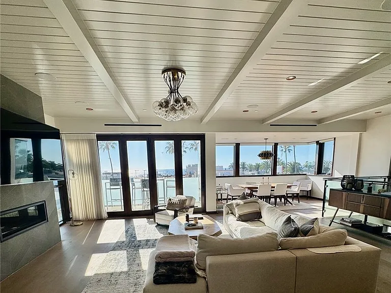 1120 Palm Dr — Photo 7