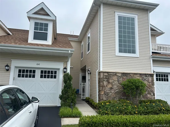 64 Greentree Court, Shirley, NY 11967