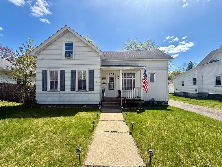 805 E Bridge St — Photo 10
