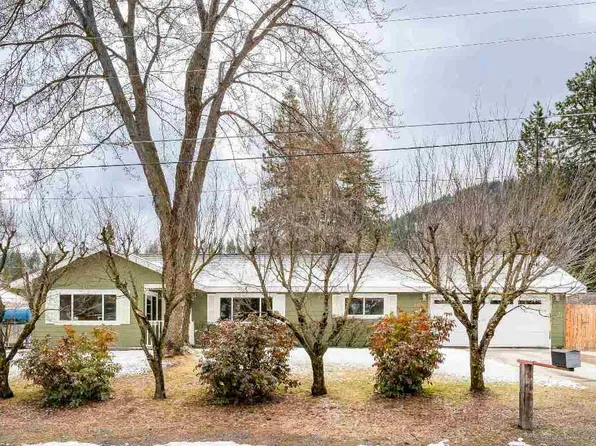 1524 Frederick St, Mount Shasta, CA 96067