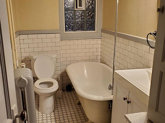 5th image of 2009 Aldrich Ave S #6