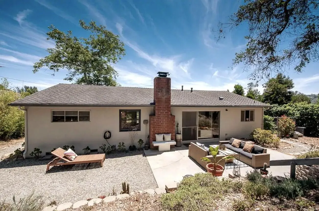 3 bed, 2.0 bath, $6,200 — Photo 2