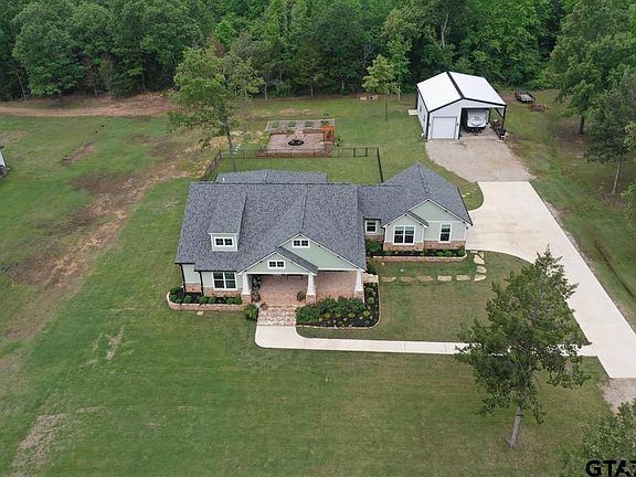 3rd image of 13925 Cedar Vista Ln