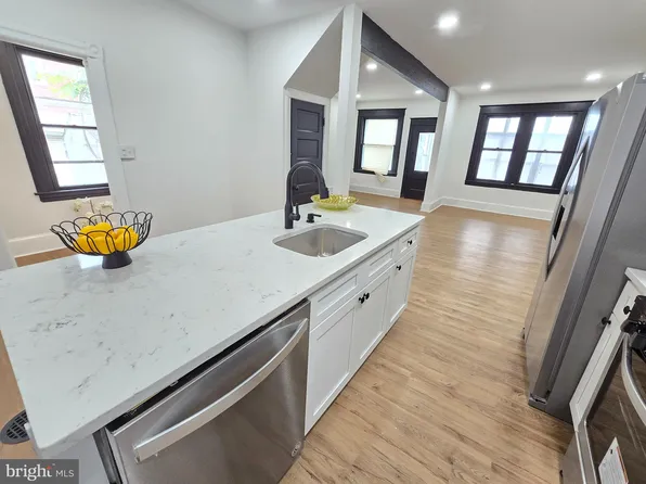 109 Hillside Ave, Collingdale, PA 19023