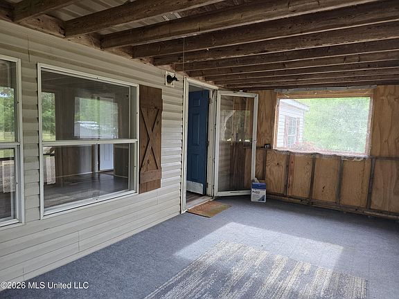 2nd image of 565 Alred Rd