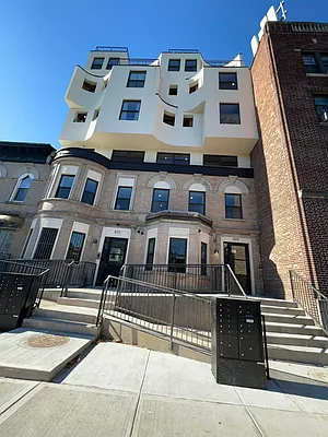 Rented by Delmark Realty LLC | media 42