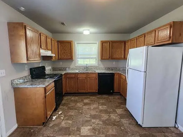 1760 Birch Dr — Photo 6