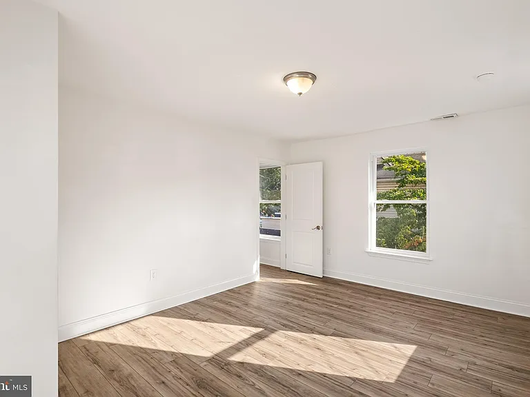 118 Turner St — Photo 22