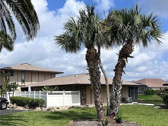 4th image of 4291 Island Cir #1