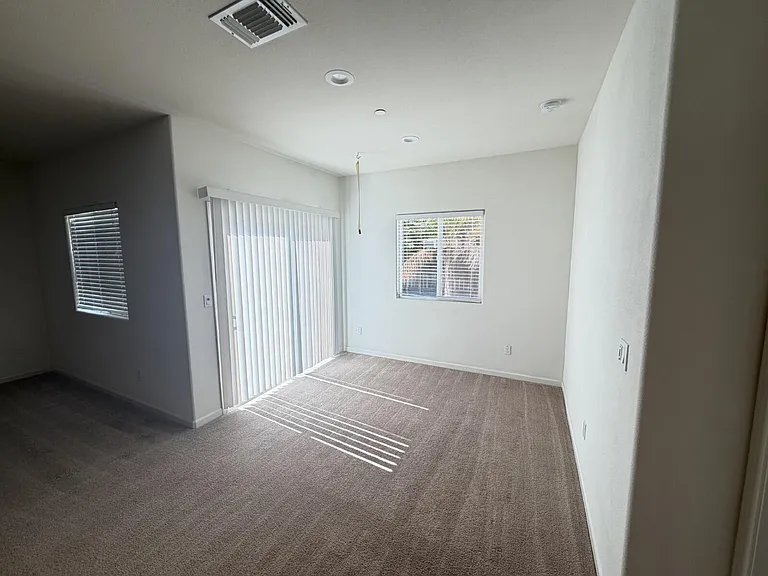 559 Tolman Way — Photo 12
